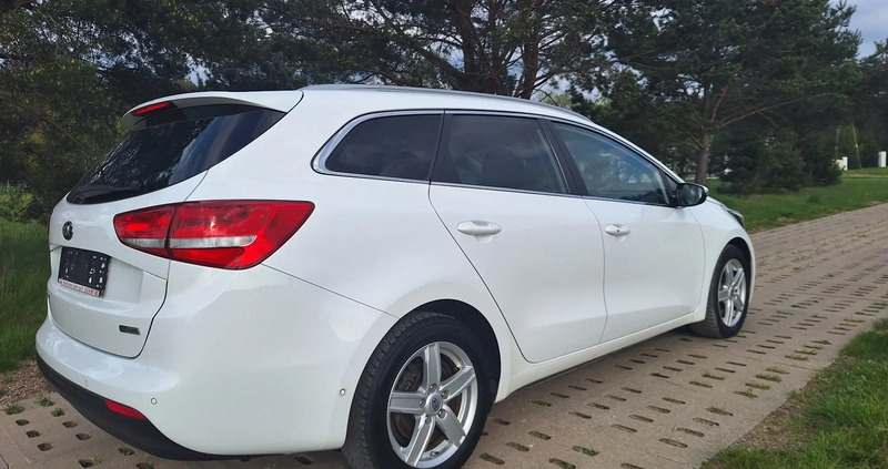 Kia Ceed cena 38900 przebieg: 209000, rok produkcji 2015 z Lębork małe 301
